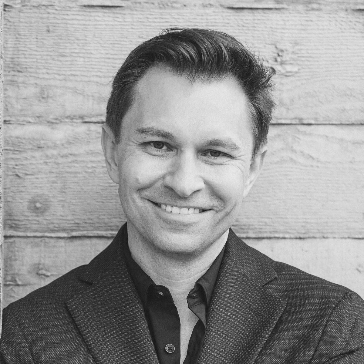 Dr. David Sinclair, Harvard professor and longevity researcher, headshot